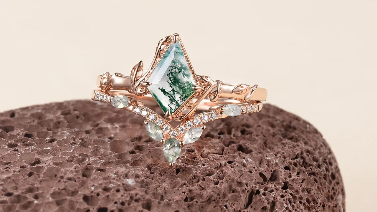 How Moss Agate Rings are Revolutionizing the Concept of Engagement Jewelry